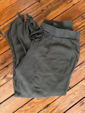 Socialite Ankle-tie Jogger Pants -Olive Green
